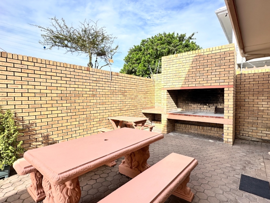 4 Bedroom Property for Sale in Diaz Beach Western Cape